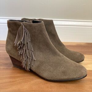 Kelsi Dagger Gray Leather Suede Side Fringe Booties 7 M